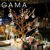 Decoración de mesa y árbol de cristal